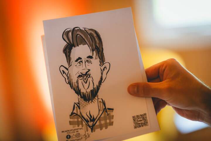 Teambuilding uitje 2024 is een feit!

We trapten het weekend af met de uitdagende Wipeout bij @dekaapzoelen 💦. Als afsluiter van de dag kon, na een lekkere BBQ in het zonnetje 🍗☀️, onze Elloro quizavond natuurlijk niet ontbreken. 

Dag 2 stond in het teken van teambuilding: een roadtrip vol raadsels en opdrachten 🧩 en de enige echte Expeditie Robinson proeven. Er is veel gedanst 💃🕺, gezongen, gegeten, gedronken 🥂, gelachen, gevallen én weer opgestaan. Het was weer een geweldig uitje!

#elloro #teambuilding #bedrijfsuitje #wipeout #expeditierobinson